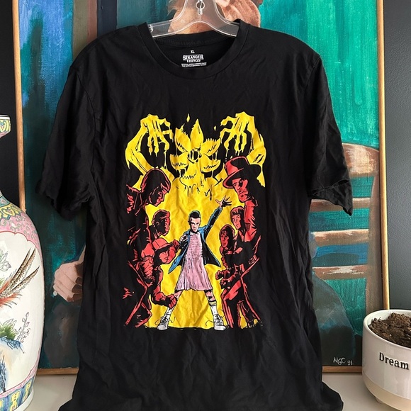 Stranger Things Black Graphic T-Shirt with Yellow and Red Design XL - Picture 8 of 13